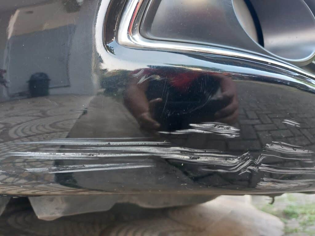 Lakschade (kras op autolak) oplossen - Bathoorn